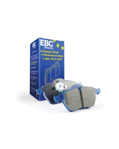 EBC Brakes bromsbelägg mot vit bakgrund